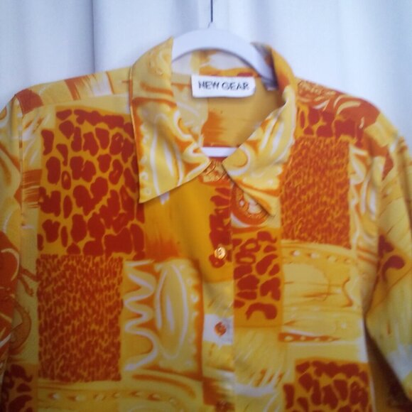 New Gear Shirt L Women Short Sleeve Button Up Animal Print Orange Yellow - Picture 13 of 16